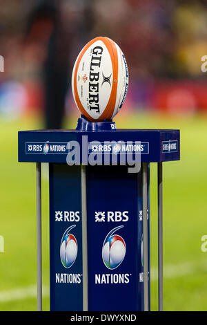 Cardiff, Galles. Xv Mar, 2014. Il match ball visto davanti al RBS 6 Nazioni match tra Galles e Scozia al Millennium Stadium Credito: Azione Sport Plus/Alamy Live News Foto Stock