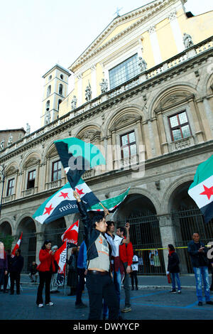 Roma, Italia. Xv Mar, 2014. In marcia per la pace in Siria. Roma 15 marzo 2014. Credito: Cosimo Attanasio/Alamy Live News Foto Stock