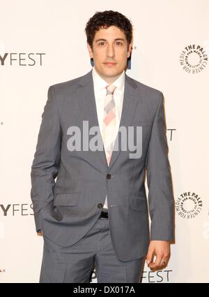 Los Angeles, CA, Stati Uniti d'America. Xiv Mar, 2014. Jason Biggs presso gli arrivi per il colore arancione è il nuovo nero alla XXXI Paleyfest annuale 2014, Dolby Theatre a Hollywood e Highland Center, Los Angeles, CA il 14 marzo 2014. Credito: Emiley Schweich/Everett raccolta/Alamy Live News Foto Stock