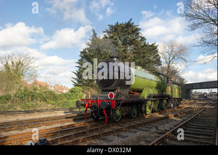 8572 Treno a Vapore sulla nnr linea di papavero Foto Stock