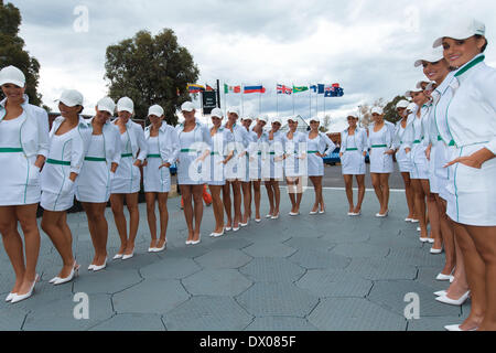 Melbourne, Victoria, Australia. 16 Mar, 2014. Marzo 16, 2014: Griglia ragazze al 2014 Australian Formula One Grand Prix all'Albert Park di Melbourne, Australia. Sydney bassa/Cal Sport Media/Alamy Live News Foto Stock