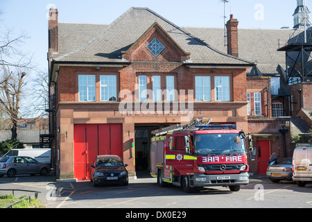 Stazione dei vigili del fuoco in Mitcham, London, Regno Unito Foto Stock