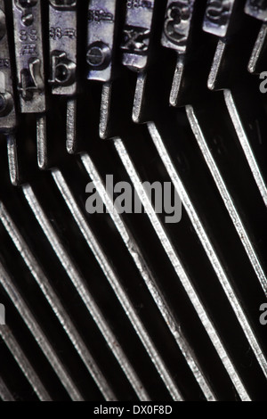 Vecchio tipo di macchina da scrivere barre, sfondo meccanico Foto Stock