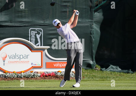 Palm Harbor, Florida, Stati Uniti d'America. Xv Mar, 2014. Michael Thompson tees off durante il terzo round della Valspar campionato a Innisbrook Resort - Copperhead in Palm Harbor, Florida. Credito: Azione Sport Plus/Alamy Live News Foto Stock