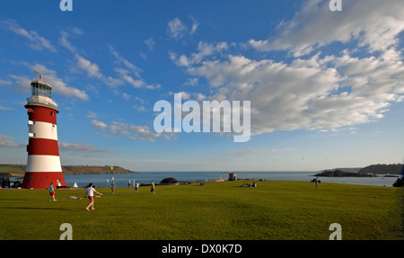 Smeaton la torre e la Plymouth Sound su una bella serata nella primavera- visto da Plymouth Hoe, Devon, Inghilterra, Regno Unito. Foto Stock