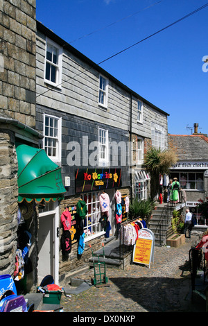 Drang colorato street scene Padstow Cornwall Inghilterra REGNO UNITO Foto Stock