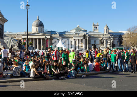 Londra, Regno Unito. 16 Mar, 2014. Il giorno di San Patrizio le celebrazioni a Trafalgar Square a Londra Credito: Mike Clegg/Alamy Live News Foto Stock