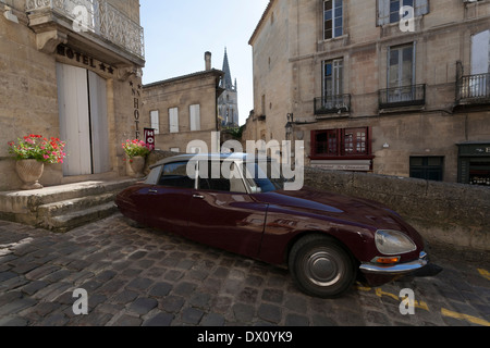 Una vecchia Citroen automobile Bordeaux in Francia Foto Stock