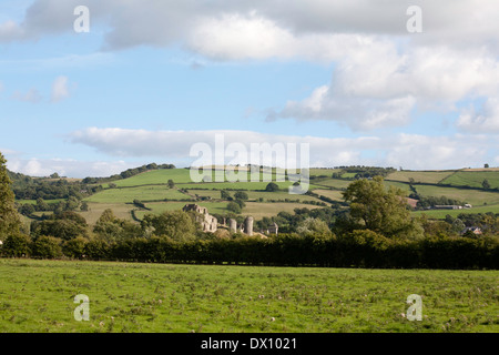 Il castello di Clun da Cefns e il modo in Shropshire Shropshire Inghilterra Foto Stock