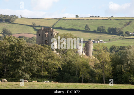 Il castello di Clun da Cefns e il modo in Shropshire Shropshire Inghilterra Foto Stock