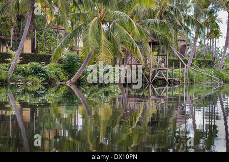 Thu Bon river shores, Hoi An (faifoo), un mare orientale città costiera a sud costa centrale regione del Vietnam Foto Stock