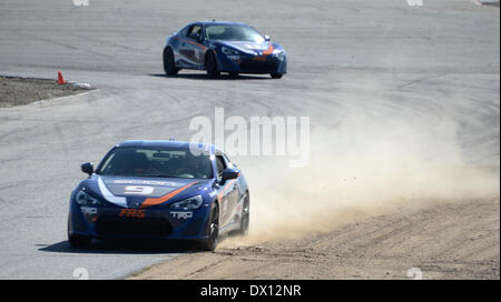 Marzo 15, 2014. Rosamond CA. Vincitore del premio Academy Award attore Adrien Brody calci fino alcune polvere su di una volta come VIP nella lunga spiaggia Grand Prix Racing pratica con gli istruttori in Toyota auto da corsa a Willow Springs International Raceway. foto da Gene Blevins/LA DailyNews/ZumaPress (credito Immagine: © Gene Blevins/ZUMAPRESS.com) Foto Stock