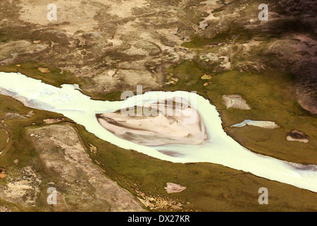 Sul fiume Kumtor montagna altopiano, Terskey ridge, Tien-Shan, Kirghizistan Foto Stock