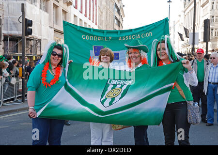 Londra,16 Marzo 2014,la bandiera di Limerick in il giorno di San Patrizio parade di Londra. Credito: Keith Larby/Alamy Live News Foto Stock