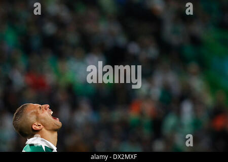 Marzo 16, 2014 - Sporting di avanzamento algerino Islam Slimani reagisce durante l'Zon Sagres League Football Match Sporting CP vs FC Porto ad Alvalade Stadium di Lisbona. (Credito Immagine: © Filipe Amorim/NurPhoto/ZUMAPRESS.com) Foto Stock