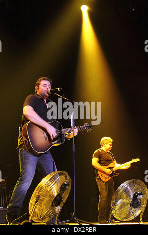 Londra, UK . 16 Mar, 2014. Chris giovani svolge in corrispondenza di C2C - Paese a Paese Festival - giorno due all'O2 Arena di Londra il 16 marzo 2014 Credit: KEITH MAYHEW/Alamy Live News Foto Stock