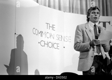 David Icke in un partito dei Verdi conferenza a Wolverhampton Civic Hall, Inghilterra in 1989. Foto Stock