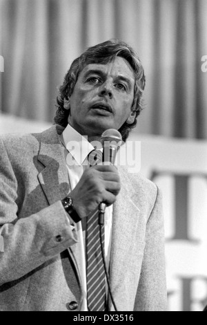 David Icke in un partito dei Verdi conferenza a Wolverhampton Civic Hall, Inghilterra in 1989. Foto Stock