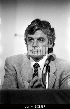 David Icke in un partito dei Verdi conferenza a Wolverhampton Civic Hall, Inghilterra in 1989. Foto Stock