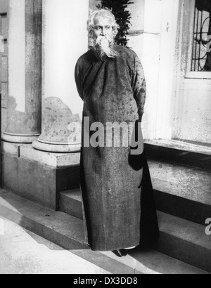 RABINDRANATH TAGORE (1861-1941) Bengali scrittore e pittore circa 1915 Foto Stock