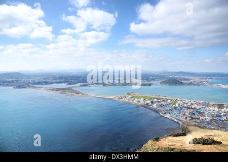 Vista da Seongsan Ilchulbong (cono vulcanico) nell'Isola di Jeju. Foto Stock
