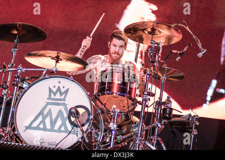 Fall Out Boy performing live a Manchester telefoni 4 U Arena, 17 marzo 2014 Foto Stock
