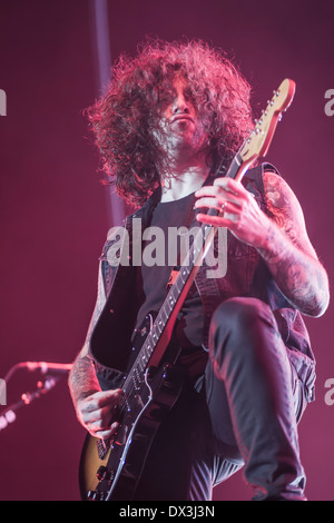 Fall Out Boy performing live a Manchester telefoni 4 U Arena, 17 marzo 2014 Foto Stock