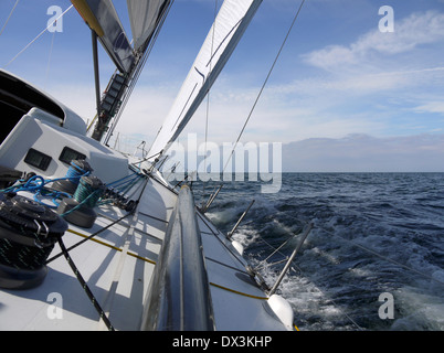 Barca a vela nel mar Baltico Foto Stock