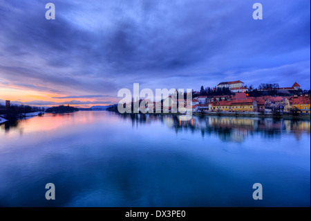 Città vecchia Ptuj vicino al fiume Drava in Slovenia, Europa centrale, mediterranea Foto Stock