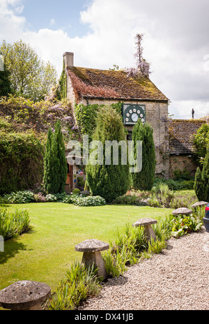 Il giardino delle anatre selvatiche Inn di Ewen GLOUCESTERSHIRE REGNO UNITO Foto Stock