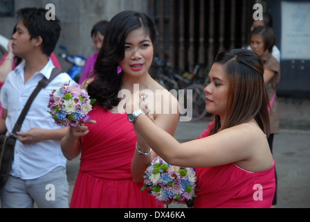 Nozze presso la Cattedrale di Manila, Beaterio, Intramuros, Manila, Filippine. Foto Stock