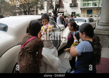 Nozze presso la Cattedrale di Manila, Beaterio, Intramuros, Manila, Filippine. Foto Stock