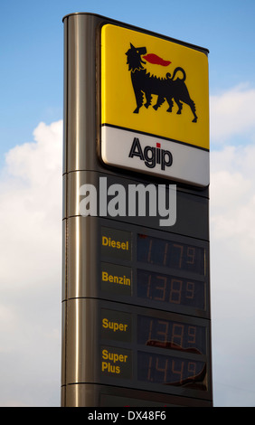 Distributore di benzina AGIP Foto Stock