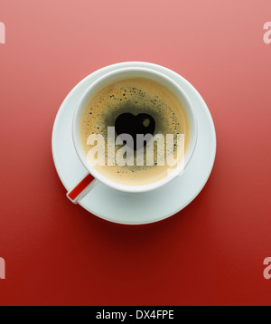 Espresso con una forma di cuore nel mezzo Foto Stock