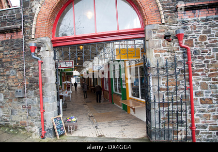 Il mercato di un bauletto portaoggetti a Bideford, Devon, Inghilterra Foto Stock