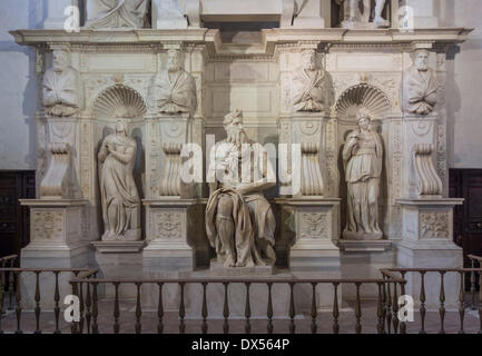 La tomba di papa Giulio II da Michelangelo e la basilica di san Pietro in Vincoli, Roma, lazio, Italy Foto Stock