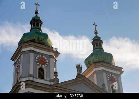Twin cupole a cipolla della Collegiata Basilica di Waldsassen, Waldsassen, Baviera, Germania Foto Stock