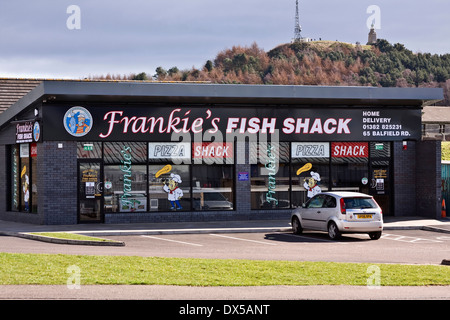 Vista del paesaggio il locale Frankie's Fish baracca con il 'Dundee diritto' punto di riferimento nella distanza Dundee, Regno Unito Foto Stock
