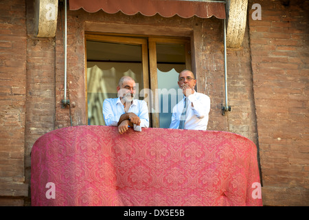 Il Palio di Siena 2011- La Giraffa cresce Foto Stock