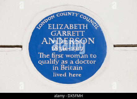 London County council targa blu segnando una casa del medico elizabeth garrett Anderson, Londra, Inghilterra Foto Stock