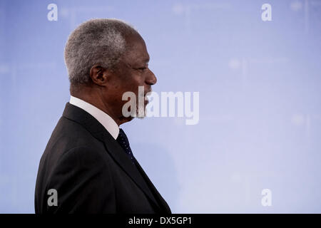 Berlino, Germania. Il 18 marzo 2014. Il ministro degli esteri tedesco Frank-Walter Steinmeier riceve ex segretario generale delle Nazioni Unite Kofi Annan per le conversazioni in ufficio estero. La situazione in Siria guerra civile, gli sviluppi più recenti e di conflitto del continente africano sono al centro della conversazione. / Immagine: Kofi Annan, ex segretario generale delle Nazioni Unite. Credito: Reynaldo Chaib Paganelli/Alamy Live News Foto Stock