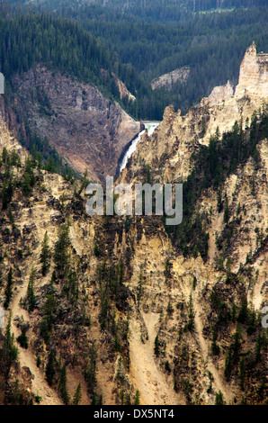 Inspiration Point sul fiume Yellowstone guardando Upper Falls. Foto Stock