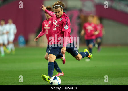 Osaka, Giappone. Xviii Mar, 2014. Diego Forlan (Cerezo) Calcio/Calcetto : AFC Champions League Gruppo E CORRISPONDENZA TRA Cerezo Osaka 4-0 Buriram uniti a Yanmar Stadium Nagai di Osaka in Giappone . Credito: AFLO SPORT/Alamy Live News Foto Stock