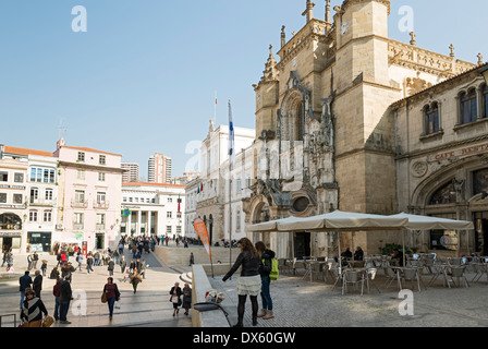 COIMBRA, Portogallo - 13 Marzo 2014: Santa Cruz monastero. Questa chiesa storica è monumento nazionale Foto Stock