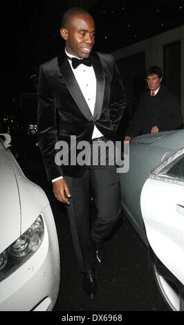 Fabrice Muamba fuori il May Fair Hotel Londra Inghilterra - 29.10.12 con: Fabrice Muamba dove: Londra, Regno Unito Wh Foto Stock