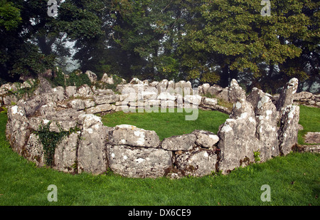 Antico borgo di Lligwy din un ben conservato esempio iv secolo D.C. Celtic-Romano insediamento in prossimità di Moelfre sull'Isola di angolo Foto Stock