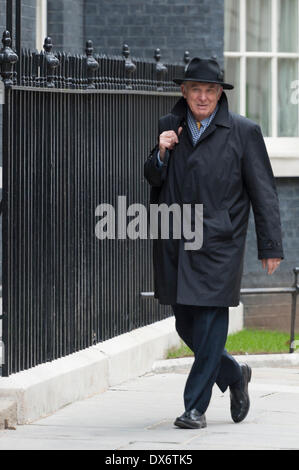 A Downing Street, Londra, Regno Unito. Xix Mar, 2014. A Downing Street era un alveare di attività sul bilancio giorno come il governo preparati a divulgare il suo bilancio per il 2014. Nella foto: DR VINCE CABLE MP - Il Segretario di Stato per gli affari, innovazione e competenza e Presidente del Consiglio di Amministrazione del Credito commerciale: Lee Thomas/Alamy Live News Foto Stock