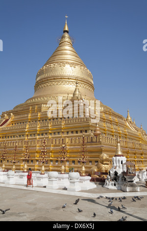 La Pagoda Shwezigon, vicino Wetkyi-in e Nyaung U, Bagan, Myanmar (Birmania) Foto Stock