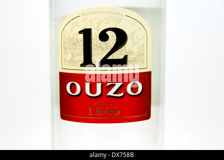 Una bottiglia di Ouzo greco. Foto Stock