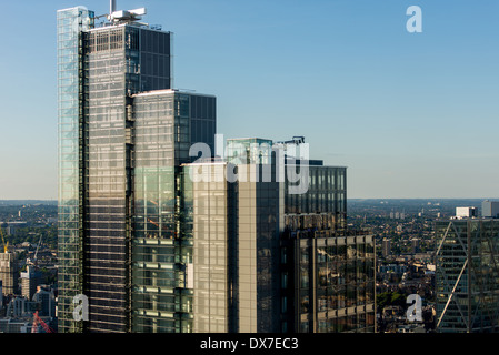 In alto di Heron Tower (compresi SushiSamba ristorante e anatra & Waffle) Foto Stock